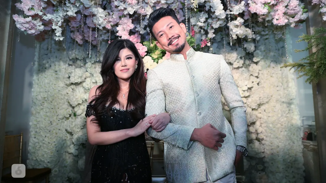 [Bintang] Denny Sumargo dan Dita Soedarjo