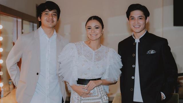 Sempat Tertunda 2 Tahun, Ini 6 Potret Gala Premiere Film Ranah 3 Warna