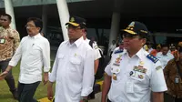 Menteri Perhubungan (Menhub) Budi Karya Sumadi di Dermaga Eksekutif Pelabuhan Merak, Kota Cilegon, Banten, Sabtu (11/5/2019). (Liputan6.com/ Yandhi Deslatama)