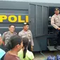 Water canon polisi biasanya dikerahkan untuk mengatasi massa saat berunjuk rasa. (Liputan6.com/Fajar Eko Nugroho)