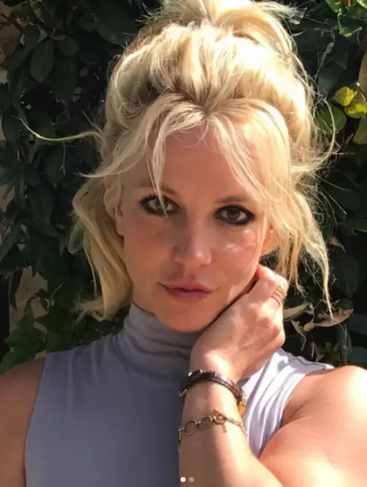 Bicara soal pengeluaran yang tinggi, nampaknya hal ini sebanding juga dengan pendapatan yang diterima Britney. Kabarnya sepanjang tahun 2016 lalu, ia memperoleh pendapatan sekitar Rp 144,7 miliar. (Instagram/Britneyspears)