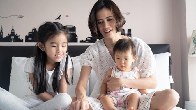 Jadi Prioritas Utama, Ini Cara Tepat Jaga Hubungan Ibu-Anak saat Sibuk Kerja