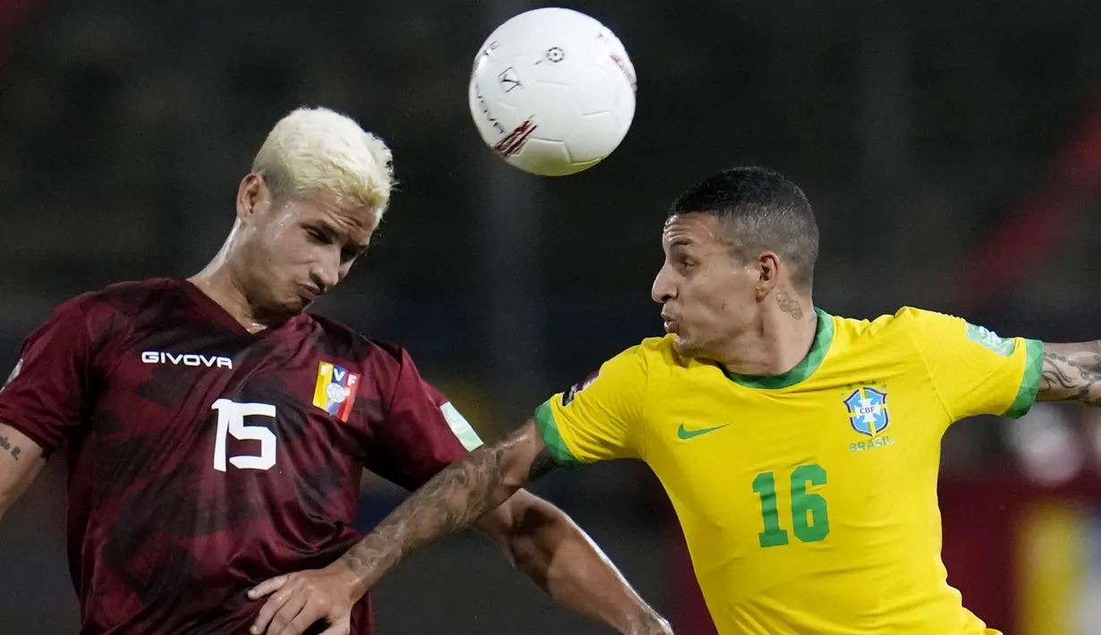 Meski tak diperkuat oleh pemain bintang mereka yakni Neymar yang menjalani skorsing akibat akumulasi kartu kuning, Tim Samba tetap berhasil membungkam tuan rumah dengan skor 3-1. (AP/Ariana Cubillos)