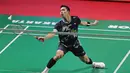 Tunggal putra Indonesia, Jonatan Christie, saat bertanding melawan wakil Kanada, Victor Lai, pada laga final turnamen bulutangkis Indonesia Open 2026 di Istora Gelora Bung Karno, Senayan, Jakarta, Minggu (7/6/2026). (Bola.com/M Iqbal Ichsan)