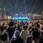 Pertunjukan cahaya yang menawan disajikan Hangzhou Olympic Sports Centre Stadium jelang pembukaan Asian Games 2023. (Philip FONG/AFP)