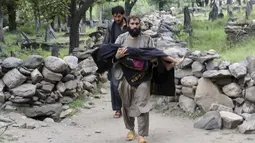 Juru bicara pemerintah Taliban, Zabihullah Mujahid pada Senin (1/9/2025) mengungkap korban jiwa akibat gempa Afghanistan melonjak menjadi sekitar 800 orang. (AP Photo/Wahidullah Kakar)