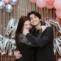 Tepat pada 15 Maret, aktris yang dikenal sejak remaja ini menandai babak baru usianya dengan perayaan sederhana namun hangat. [@cassandraslee].