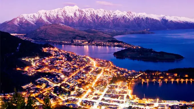 (C) holidaysqueenstown.com