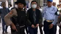 Wali Kota Kendari di Bandara Halu Oleo saat akan diterbangkan ke Jakarta