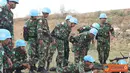 Citizen6, Sentul: Kegiatan latihan menembak ini dalam rangka membekali kemampuan Prajurit Satgas Kizi TNI dalam menghadapi penugasan yang akan dijalani. (Pengirim: Badarudin Bakri)