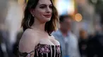 Artis Anne Hathaway berpose saat menghadiri pemutaran film perdana " Alice Through the Looking Glass" di El Capitan teater di Hollywood, AS, (23/5). Anne Hatway berperan sebagai Mirana of Marmoreal, the White Queen. (REUTERS/Mario Anzuoni)