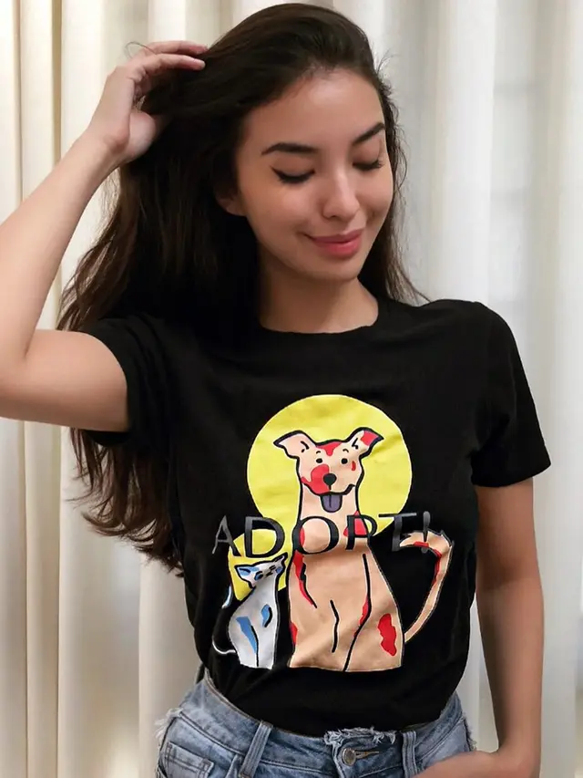 FOTO: Gaya Manohara saat Pakai Busana Hitam, Tampil Memesona