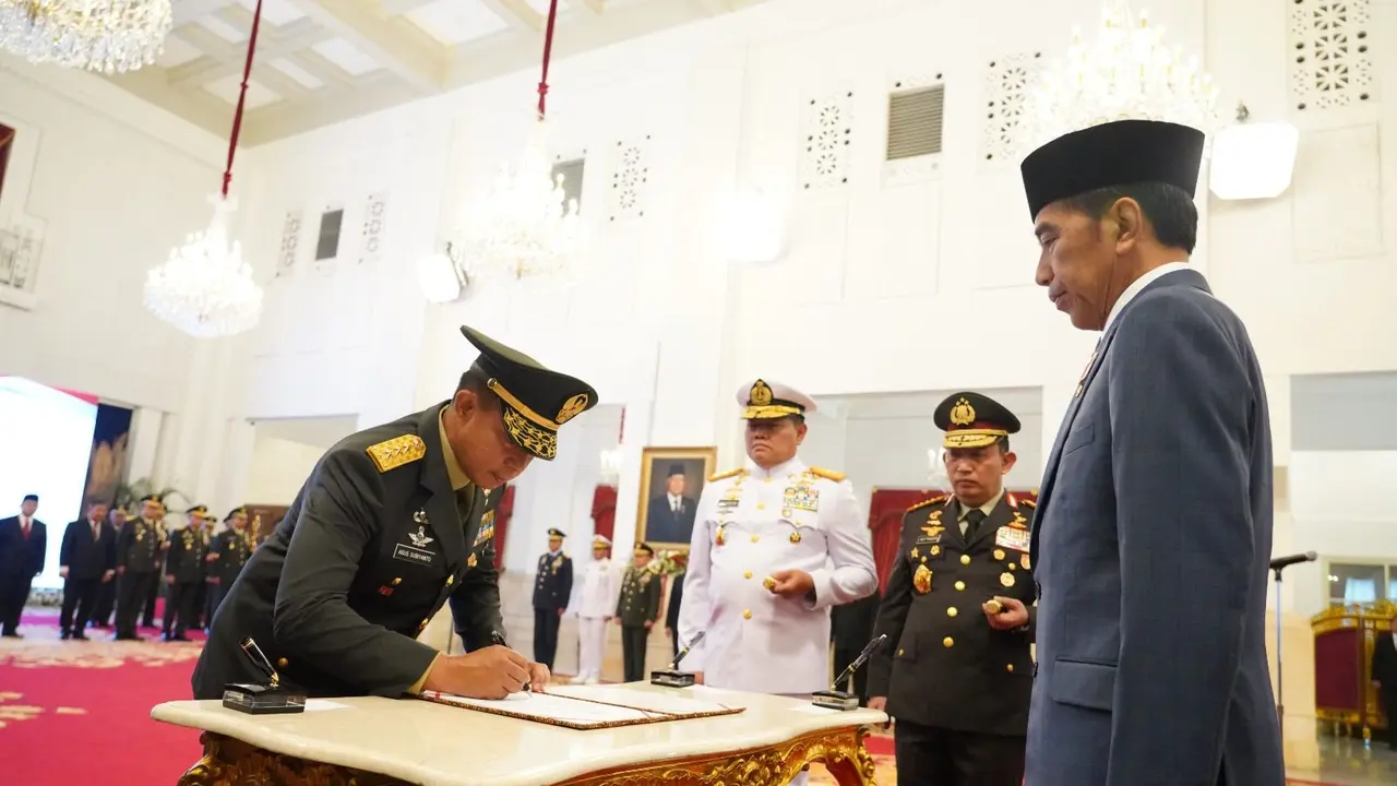 Jenderal TNI Agus Subiyanto dilantik Presiden Jokowi sebagai Kepala Staf Angkatan Darat (KSAD) di Istana Negara, Jakarta, Rabu (25/10/2023) (tniad.mil.id)