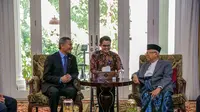 Menteri Luar Negeri Singapura Vivian Balakrishnan bertemu dengan Wakil Presiden terpilih Ma'ruf Amin. (Kedubes Singapura)