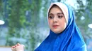 Nycta Gina saat sesi pemotretan busana muslim terbaru karya Meccanism di Kawasan Cipete, Jakarta Selatan beberapa hari lalu. (Adrian Putra/Bintang.com)