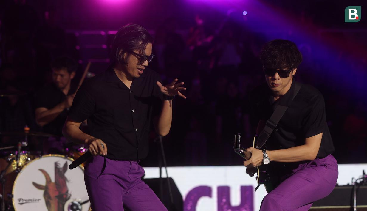 Penampilan The Changcuters pada Grand Final AXIS Nation Cup 2024 di Indonesia Arena, GBK, Jakarta, Sabtu (16/11/2024). (Bola.com/Muhammad Iqbal Ichsan)