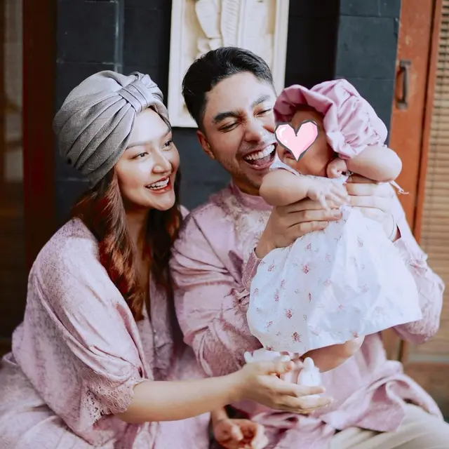 6 Anak Perempuan Artis Ini Punya Nama Panjang, Buah Hati Rosiana Dewi 33 Huruf