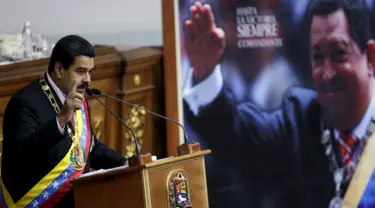 Presiden Venezuela, Nicolas Maduro berbicara di majelis nasional di Caracas, (6/7/2015). Maduro berencana memanggil duta besar Guyana untuk berkonsultasi terkait eksplorasi minyak lepas pantai yang disengketakan. (REUTERS/Jorge Dan Lopez)