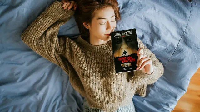 Posisi Tidur yang Tepat agar Wajah Bebas Jerawat