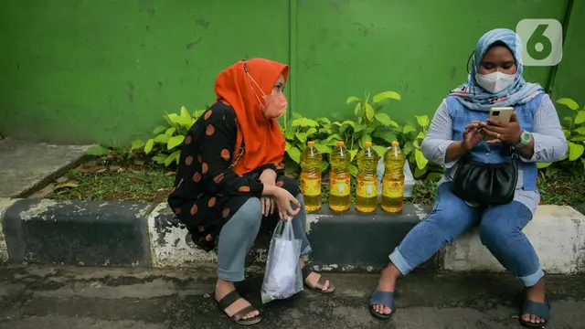 Operasi Pasar Minyak Goreng di Polres Jaksel