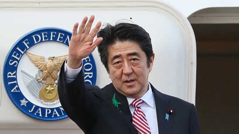 Shinzo Abe, Mantan PM Jepang yang Meninggal Usai Ditembak Saat Pidato Kampanye-AP