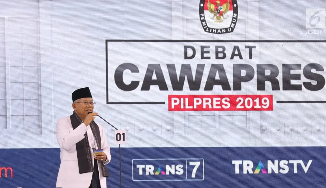 Cawapres nomor urut 01 K.H. Ma'ruf Amin menyampaikan visi saat mengikuti debat cawapres 2019 di Hotel Sultan, Jakarta, Minggu (17/3). Debat itu mengangkat tema pendidikan, kesehatan, ketenagakerjaan, sosial dan budaya. (Liputan6.com/Johan Tallo)