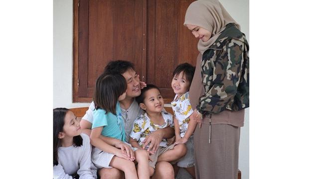 7 Momen Zaskia Adya Mecca dengan Ke-4 Buah Hatinya, Dikabarkan Hamil Anak Kelima