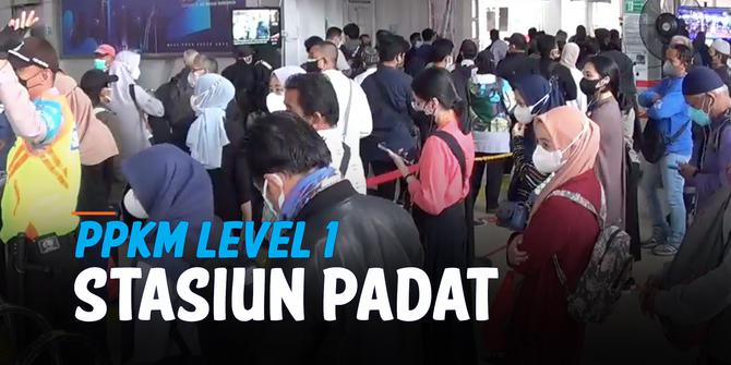 VIDEO: PPKM Level 1, Antrean Penumpang KRL di Bogor Mengular