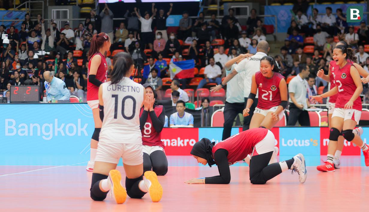 Hasil tersebut menjadi kemenangan pertama Indonesia atas Filipina. Indonesia takluk sebanyak lima kali dari Filipina pada SEA V League 2024 dan 2025 dan AVC Nations Cup 2025. (Bola.com/Bagaskara Lazuardi)
