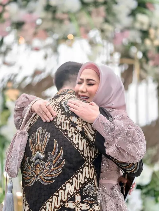 Venna Melinda dan Ferry Irawan (Instagram/hijrahwedding)
