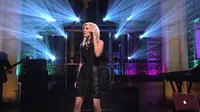 Penggemar Rusuh, Ellie Goulding Ancam Tak Mau Lanjutkan Beraksi