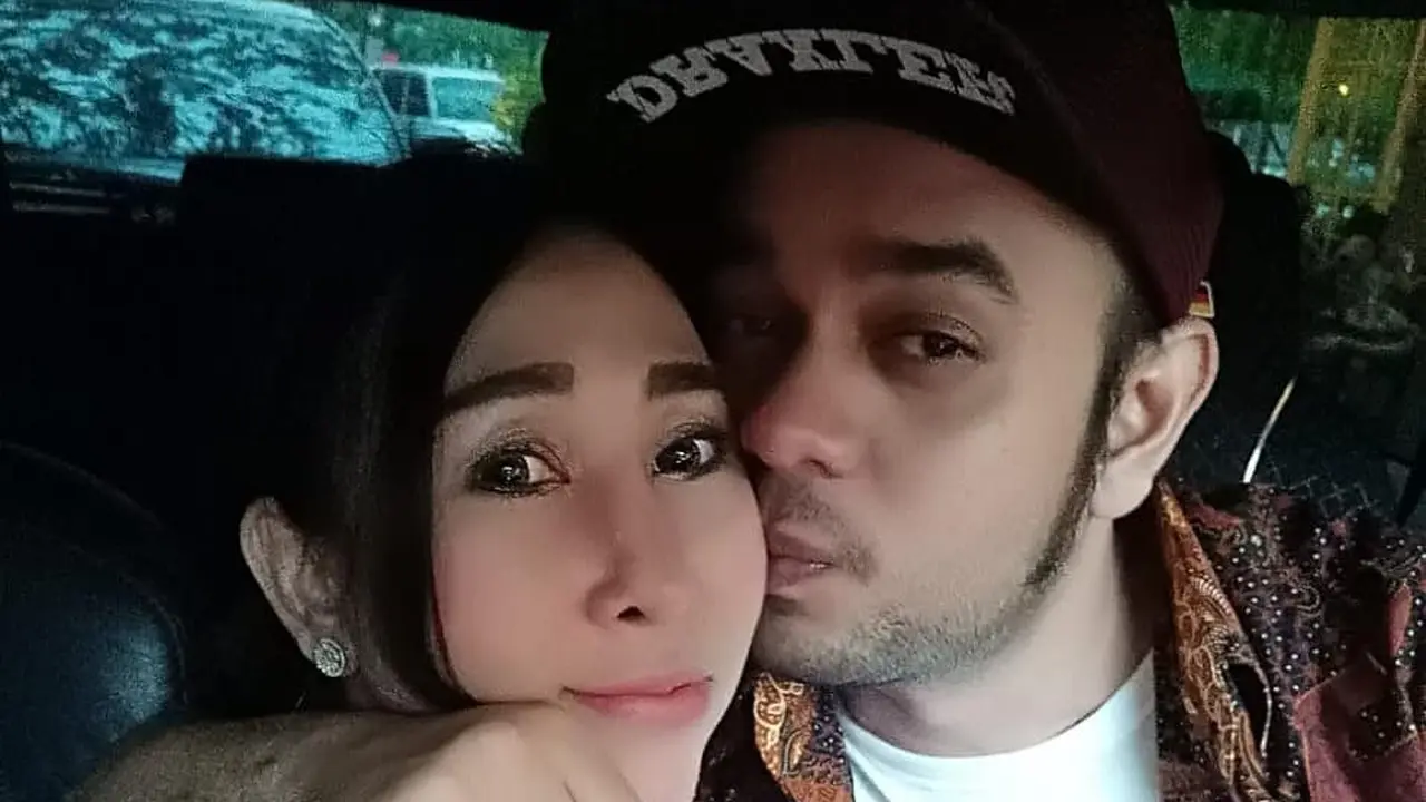 FOTO: Momen Kemesraan Rio Reifan dan Istrinya, Henny Mona