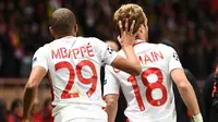 Striker AS Monaco Valere Germain (kanan) pindah ke Olympique Marseille pada Sabtu (24/6/2017). (AFP/Boris Horvat)