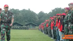 Citizen6, Situ Lembang:  Kepala Staf Angkatan Darat Jenderal TNI Pramono Edhi Wibowo, menutup Latihan Pra Ekspedisi Khatulistiwa 2012, sekaligus pelepasan peserta Ekspedisi Khatulistiwa ke Kalimantan, Minggu (1/4). (Pengirim: Pendam3)