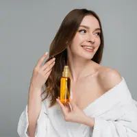 Ilustrasi minyak alami untuk rambut rontok. (c) IgorVetushko/Depositphotos.com