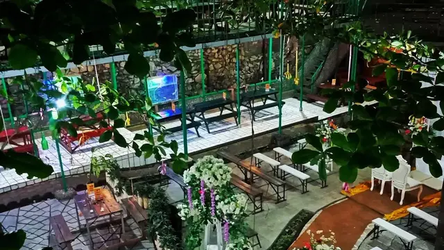 Tempat Nongkrong di Semarang, Tower Cafe
