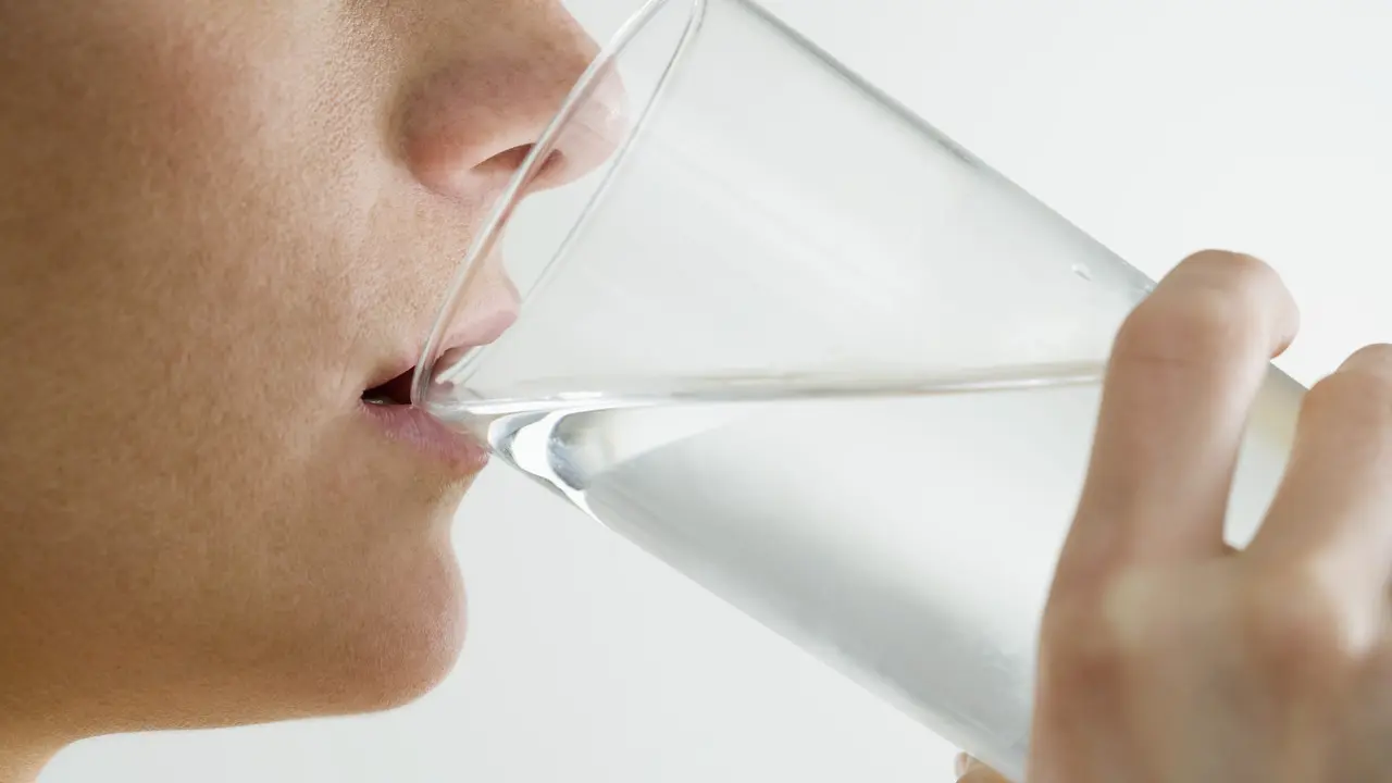 Penderita Hipertensi Perlu Perhatikan Asupan Minum Juga