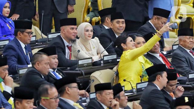 Potret Deretan Selebritis yang Resmi Dilantik Sebagai Anggota DPR RI 2024-2029