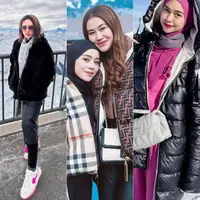 Potret Adu Gaya Musim Dingin artis liburan di Eropa. [Instagram]