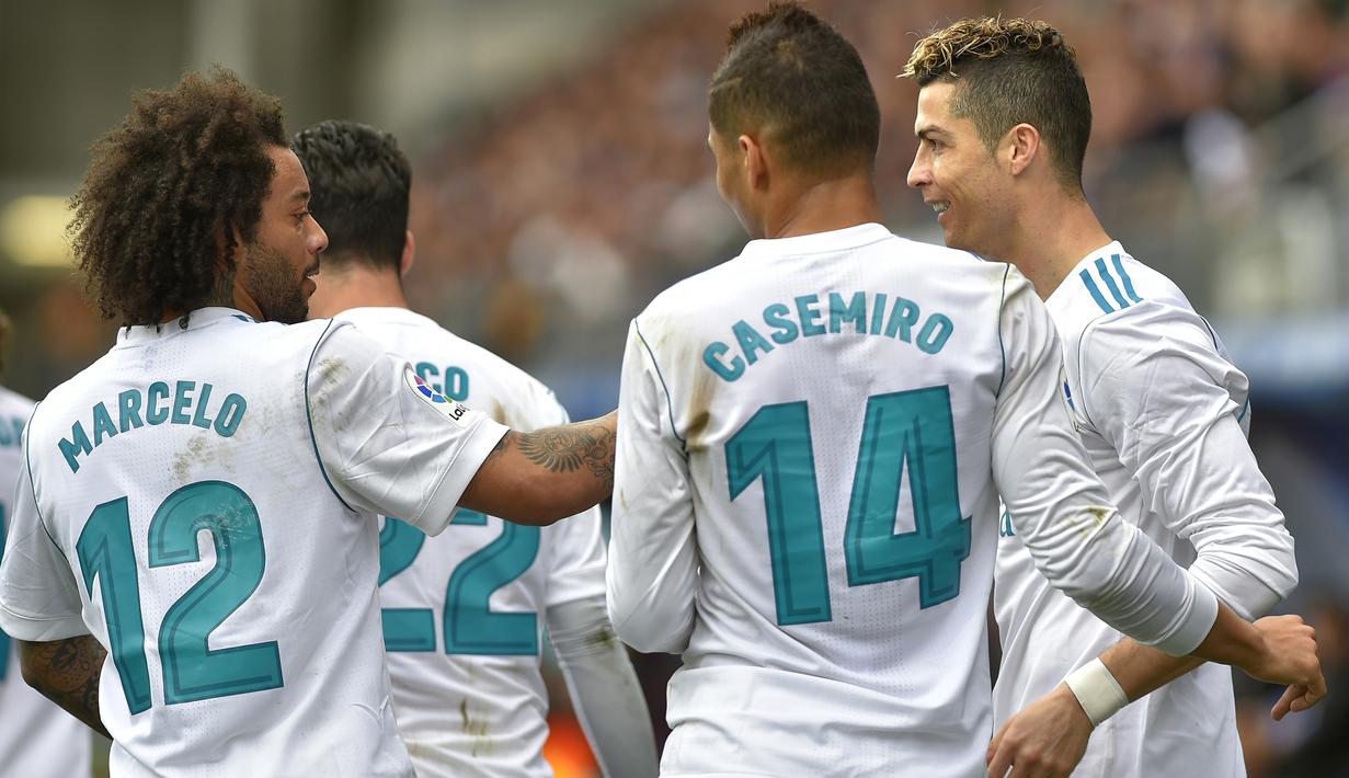 Cristiano Ronaldo dkk. akan menguji pertahanan Juventus yang dikawal Gialuigi Buffon pada perempat final Liga Champions, berdasarkan hasil undian yang dirilis UEFA  di Nyon, Swiss, Jumat (16/3/2018). (AFP/Aander Gillenea)