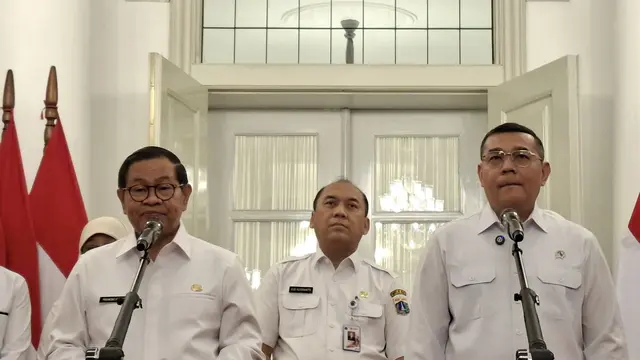 Gubernur DKI Jakarta Pramono Anung dalam acara penyerahan 499 Sertifikat Hak Pakai (SHP) bidang tanah milik Pemerintah Provinsi DKI Jakarta dari Kementerian ATR/BPN.