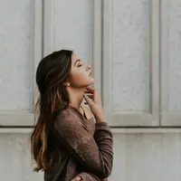 Ilustrasi perempuan yang sedang patah hati/copyright unsplash.com/Brooke Cagle