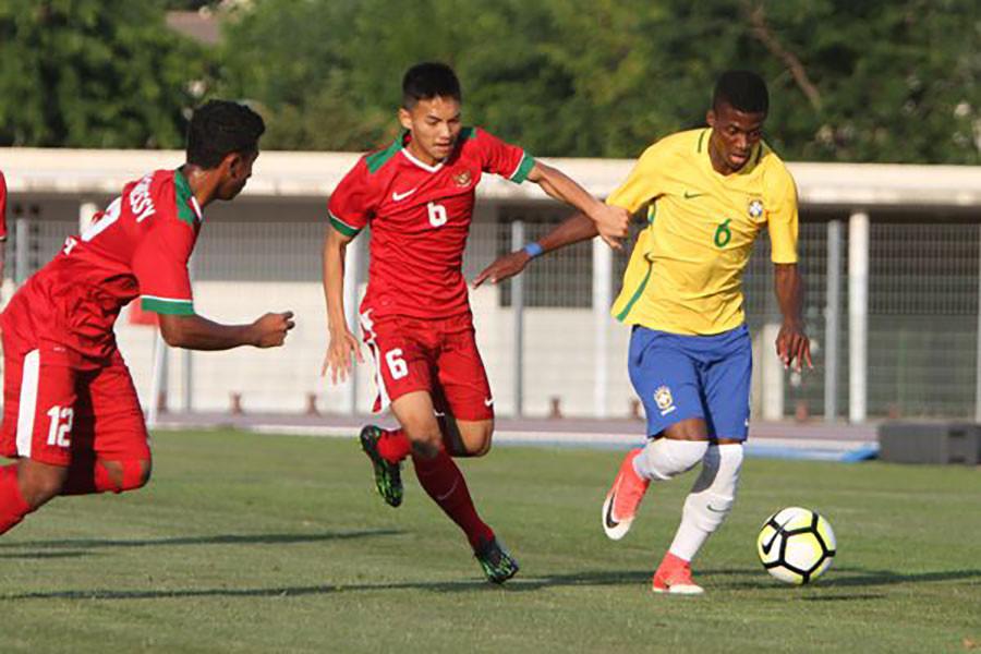 Duel Timnas Indonesia U-19 Vs Brasi U-120 di penyisihan Grup C Turnamen Toulon 2017, Kamis (1/6/2017). (Bola.com/Toulon Tournament)