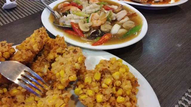 Sehari di Manado, Makan Apa?