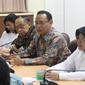 Wali Kota Surabaya Tri Rismahari (Risma) berkunjung ke Lembaga Penyakit Tropik (LPT) dan Rumah Sakit Pendidikan Unair pada Selasa (3/3/2020).