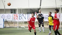 Pertandingan forum Persija Pers vs Pewarta Foto dalam turnamen invitasi sepak bola antarforum wartawan yang digelar PSSI Pers di Lapangan Pertamina Simprug, Jakarta, Rabu (25/7/2018). (Istimewa)
