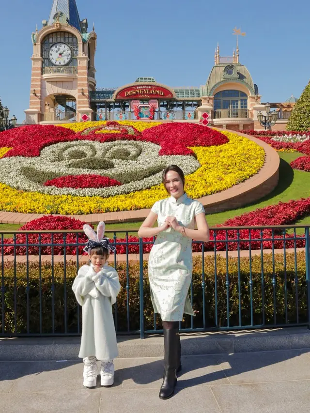 6 Artis Liburan ke Shanghai China pada Januari 2025, Shandy Aulia di Momen Imlek