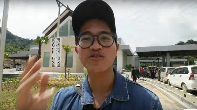 Aksi Kaesang pamer pos perbatasan RI kalahkan Malaysia