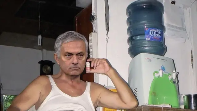 6 Editan Foto Jose Mourinho Paling Kocak, Ada yang Jadi Ojek Online