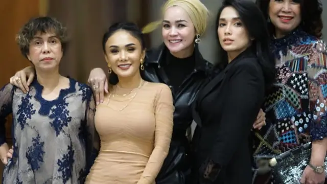 Potret Keseruan Yuni Shara Saat Arisan Bareng Geng Kepompong (sumber: isntagram/yunishara36)